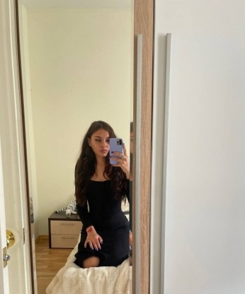 Моя опытность позволит тебе испытать невероятно приятные ощущения. 💋
Я могу предложить тебе широкий спектр услуг: от страстных эротических массажей до более пикантных игр и фантазий. Мои нежные руки и умелое тело с большим удовольствием погрузят тебя в мир истинного блаженства. 🔥
Мои клиенты оставляют самые лестные отзывы. Я создаю интимную атмосферу доверия и понимания, в которой ты сможешь расслабиться и насладиться каждой минутой.🌹
Фото, которые ты видишь, - настоящие и актуальные. Я заботлюсь о своей внешности и всегда выгляжу безупречно для тебя. 😍
Не упускай возможность окунуться в мир удовольствий со мной! Живу в Москве и готова стать твоей незабываемой остановкой в этом огромном городе. 🏙️ Контакты для связи указаны на фото. 👆 До скорой встречи, милый! 💕 Галя