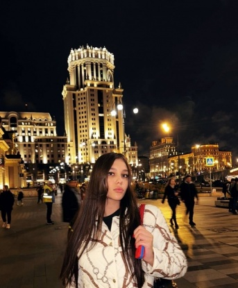 Моя опытность позволит тебе испытать невероятно приятные ощущения. 💋
Я могу предложить тебе широкий спектр услуг: от страстных эротических массажей до более пикантных игр и фантазий. Мои нежные руки и умелое тело с большим удовольствием погрузят тебя в мир истинного блаженства. 🔥
Мои клиенты оставляют самые лестные отзывы. Я создаю интимную атмосферу доверия и понимания, в которой ты сможешь расслабиться и насладиться каждой минутой.🌹
Фото, которые ты видишь, - настоящие и актуальные. Я заботлюсь о своей внешности и всегда выгляжу безупречно для тебя. 😍
Не упускай возможность окунуться в мир удовольствий со мной! Живу в Москве и готова стать твоей незабываемой остановкой в этом огромном городе. 🏙️ Контакты для связи указаны на фото. 👆 До скорой встречи, милый! 💕 Галя