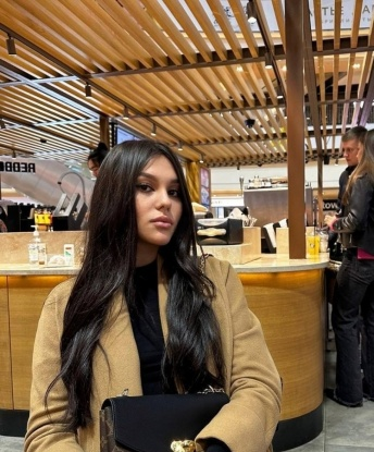 Моя опытность позволит тебе испытать невероятно приятные ощущения. 💋
Я могу предложить тебе широкий спектр услуг: от страстных эротических массажей до более пикантных игр и фантазий. Мои нежные руки и умелое тело с большим удовольствием погрузят тебя в мир истинного блаженства. 🔥
Мои клиенты оставляют самые лестные отзывы. Я создаю интимную атмосферу доверия и понимания, в которой ты сможешь расслабиться и насладиться каждой минутой.🌹
Фото, которые ты видишь, - настоящие и актуальные. Я заботлюсь о своей внешности и всегда выгляжу безупречно для тебя. 😍
Не упускай возможность окунуться в мир удовольствий со мной! Живу в Москве и готова стать твоей незабываемой остановкой в этом огромном городе. 🏙️ Контакты для связи указаны на фото. 👆 До скорой встречи, милый! 💕 Галя